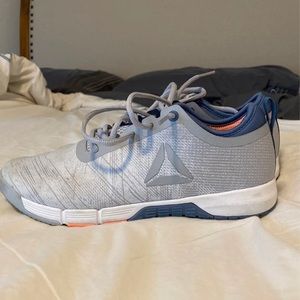 Women’s reebok CrossFit type gym shoe